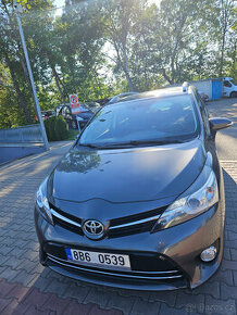 Toyota Verso 2.0 D-4D 91Kw,r.v.2013 ,koupeno nové v ČR