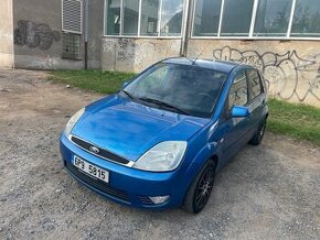 Ford Fiesta 1.3i 55 KW. Rok 2005. Klima. Nová STK 