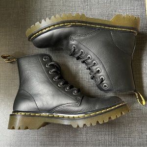 Dámské boty orig.Dr.Martens Luana vel.41