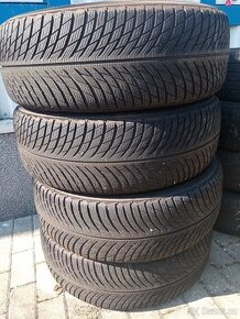 Zimní pneu Michelin 225/60 R18.