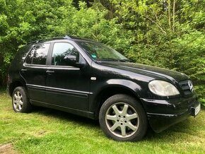 Mercedes Benz ML 430 W163, V8 290 koní originál stav