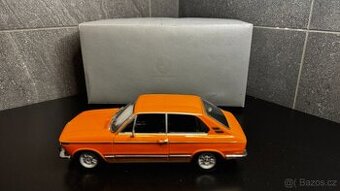 BMW 2000 Tii Touring BMW collection model 1/18 - 1