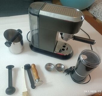 Pákový kávovar delonghi EC685.BK příslušenství