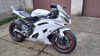 Yamaha R6