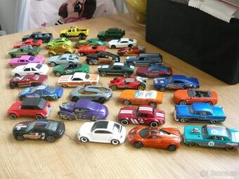 AUTÍČKA HOT WHEELS - 1