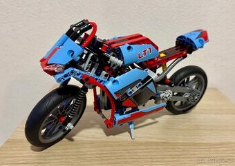 LEGO Technic 42036 - Silniční motorka