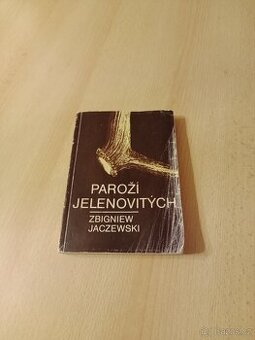 Paroží jelenovitých,Život zvířat