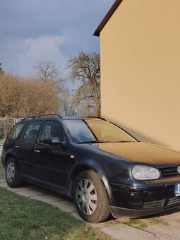 Prodám Volkswagen Golf 4 celkem na náhradní díly