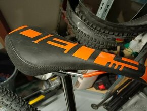 Sedlo deity speedtrap orange - 1