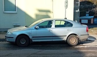 ŠKODA OCTAVIA 2/1.6MPI/75KW/NA NÁHR. DÍLY