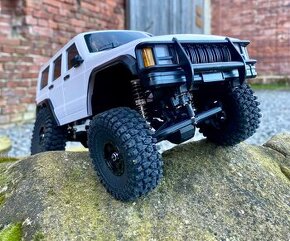 RC auto 4x4 crawler Jeep Cherokee high output