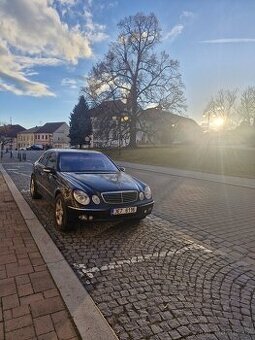 Mercedes-Benz E W211