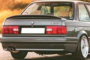 BMW E30 Mtech2 zadní křídlo