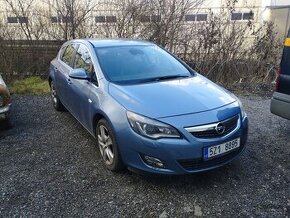 Opel Astra J 2010