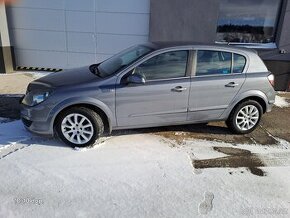 ASTRA 1.4 16V r.06 131000km, po 1.majiteli původ ČR, TOPSTAV