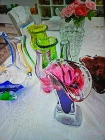 Koupím barevné sklo, vázy, mísy, figurky a porcelán...