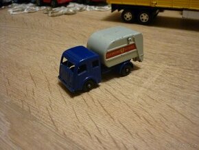 MATCHBOX RW REFUSE COLLECTOR NO 15 KRÁSNÝ