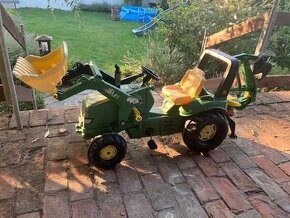 John Deere slapaci traktor 7930 s nakladacem a valnikem