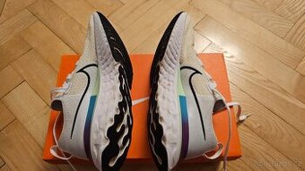 Nike infinity react run fk, velikost EU 40