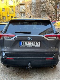 Prodám Toyota Rav4, plug in hybrid, 03/2022.