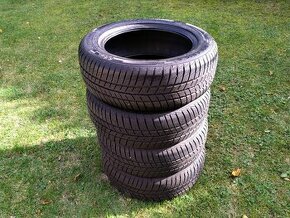 215/60 R17 100V Zimní pneu Barum