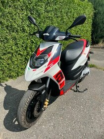 APRILIA SR 50