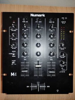 Numark M4 profesionální mixážní pult