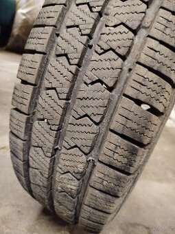 Nové Zimní pneumatiky 205/70 r15c vzorek 9mm