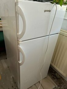 Lednička s mrazákem značky gorenje - 1