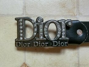 Černý kožený pásek Dior se stříbrnou sponou. - 1