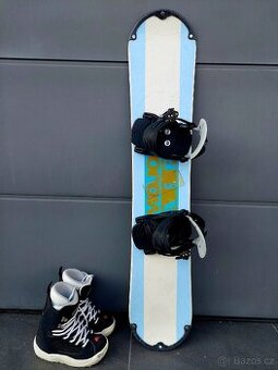 Snowboard, 120 cm + boty