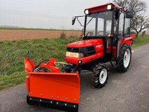 Japonský traktor KUBOTA GL 23 Diesel 3 válec, 23HP - 1