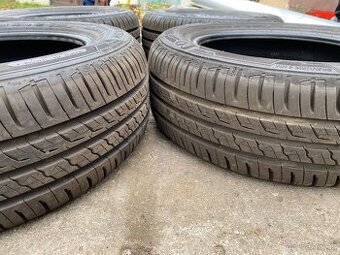 Prodám sadu 195/60 R15 pneumatik Barum Bravuris 5