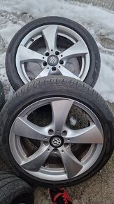 Letné pneumatiky na elektrónoch 225/45 R17 Passat B6