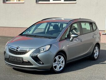 Opel Zafira 1.4i 103kw/ tažné, vyhř. volant/ 120tkm/TOP