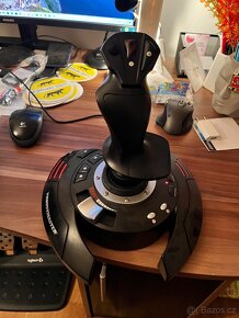 Joystick Thrustmaster T.Flight Stick X