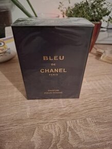 Chanel de bleu