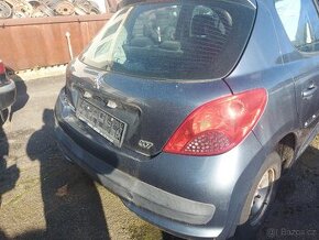 Peugeot 207 páté,kufrové  dveře