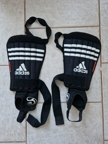 chrániče Adidas