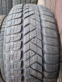 Zimni pneu 225/40R18