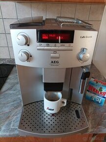 automatický kávovar AEG Caffe Grande