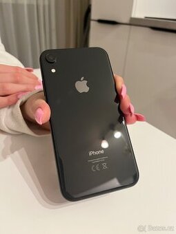 iPhone XR 64GB černý 10/10