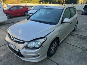 HYUNDAI I30 1,6 CRDI,66 KW,ROK 2010,NAJ 205 TKM,KLIMA,DOHODA - 1