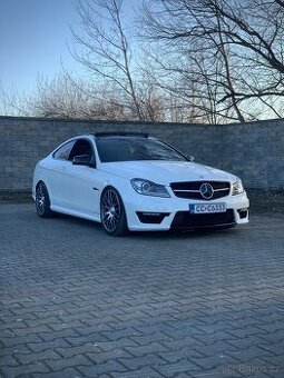 MERCEDES BENZ C63 AMG 2011 6.2 V8 358KW COUPE/PANO/KEYLESS