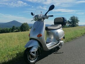 Vespa Piaggio ET 4 - 1