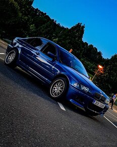 BMW e46 330xi - 1