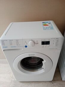 Automaticka pracka Indesit