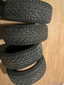 Pneu zimní 205/50 R17