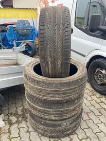 sada celoročních pneu Goodyear 285/45/22 cca 5mm