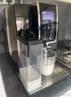 Kávovar DeLonghi Dinamica